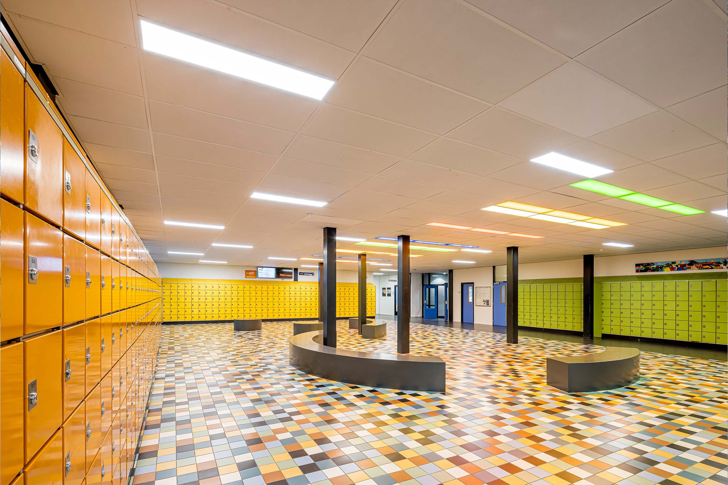 Verlichting Lumeco in Kalsbeek College