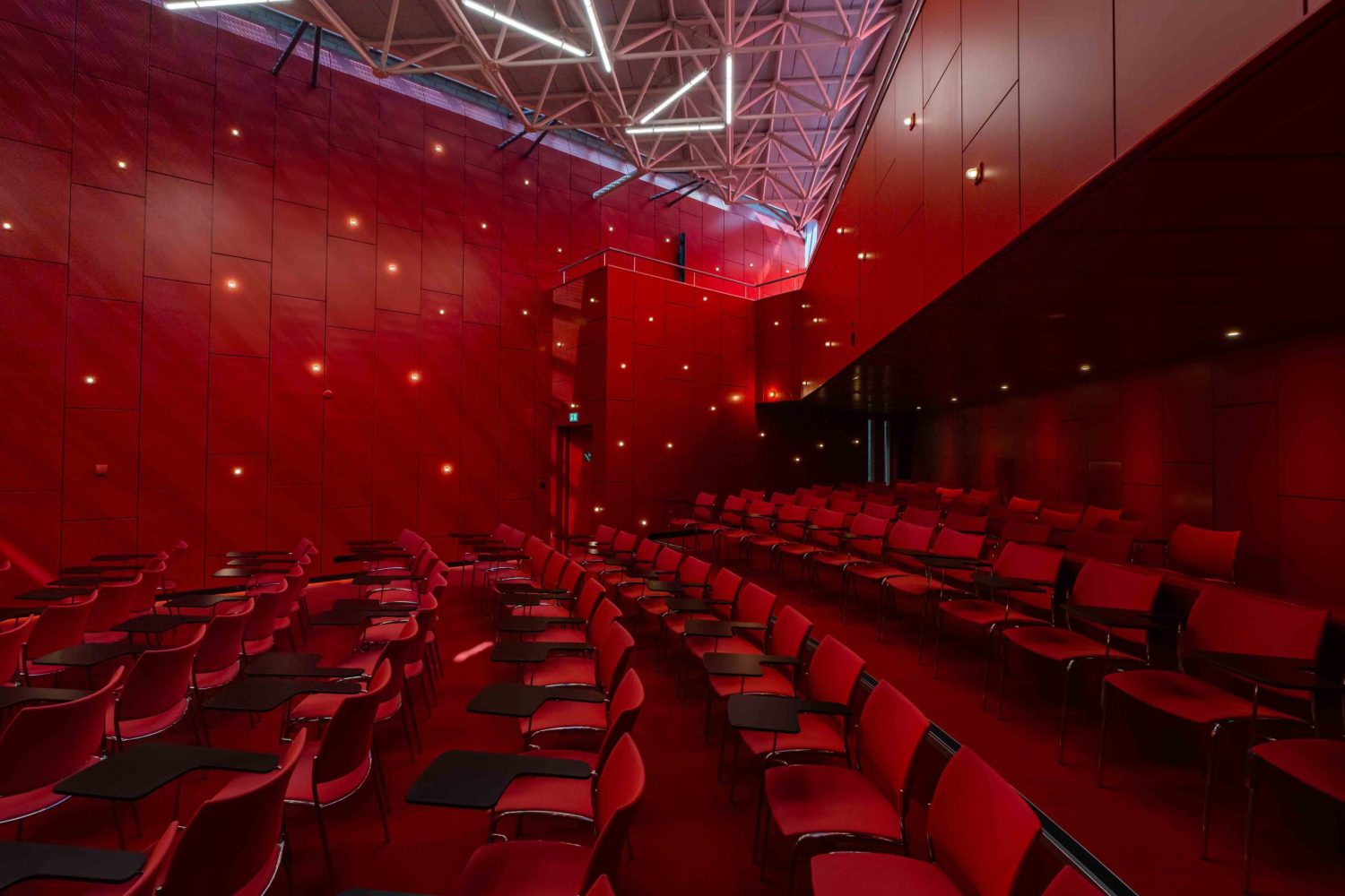 Collegezaal Red Room